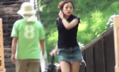 Japanese Hottie Urinates